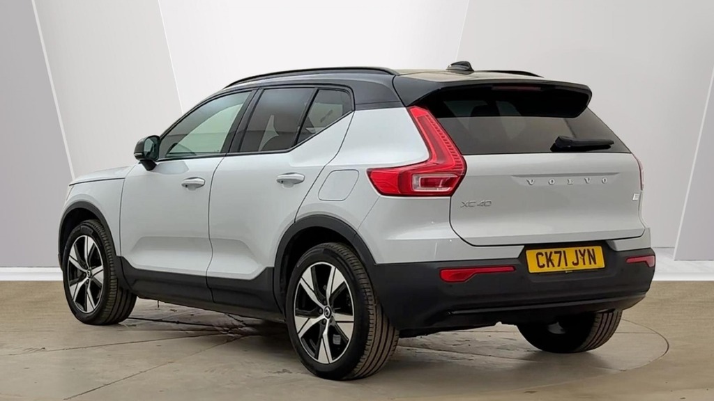 Volvo XC40 Momentum Core Silver #5