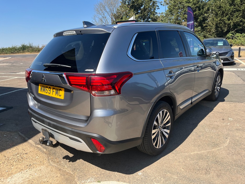 Mitsubishi Outlander Suv 2.4H Twinmotor 13.8Kwh Design Cvt 4Wd Euro 6 White #7