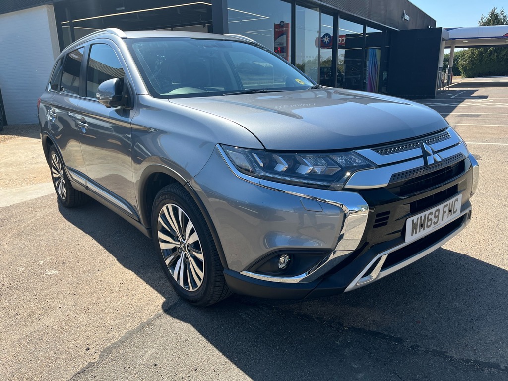 Mitsubishi Outlander Exceed Grey