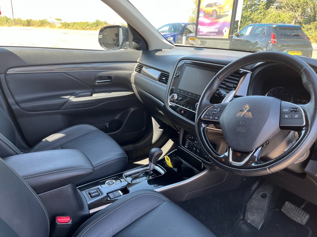 Mitsubishi Outlander Suv 2.4H Twinmotor 13.8Kwh Design Cvt 4Wd Euro 6 White #13