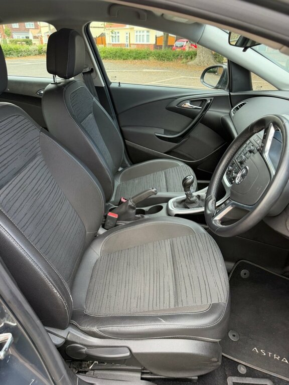 Vauxhall Astra Hatchback 1.6 Cdti Ecoflex 94G Sri Euro 6 Ss White #14