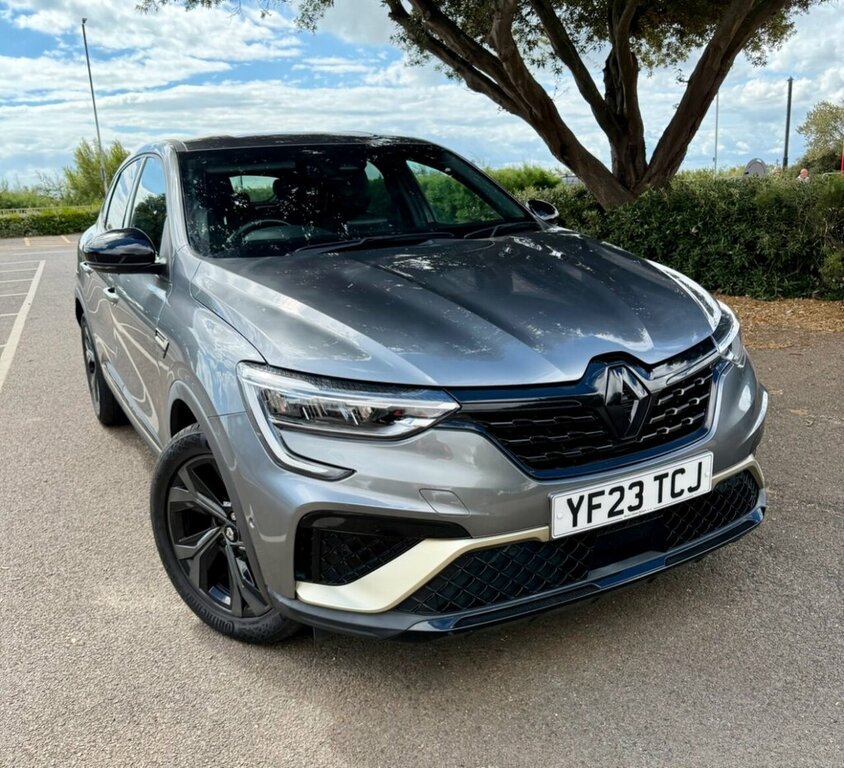 Renault Arkana 1.6L E-tech Engineered Grey
