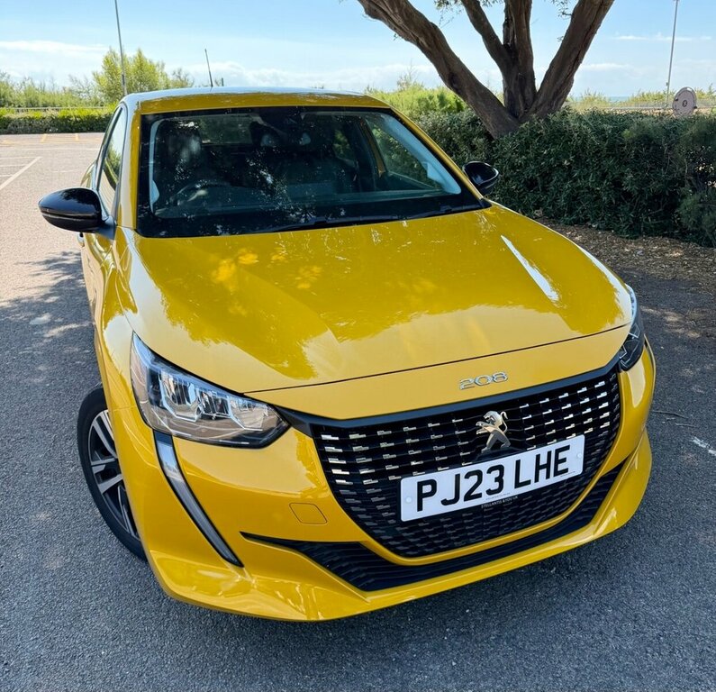 Peugeot 208 1.2L Allure Premium Yellow #2