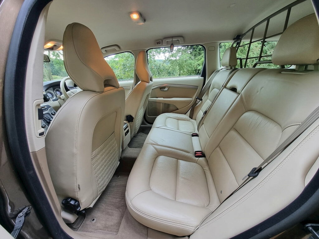 Volvo XC70 2.0 D3 Se Lux Estate Geartronic Euro 5 Brown #4
