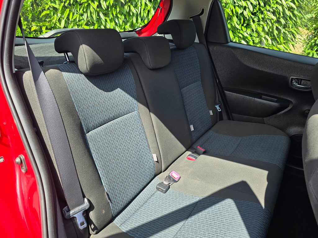 Toyota Yaris 1.4 D-4d Tr Hatchback Euro 5 90 Red #4