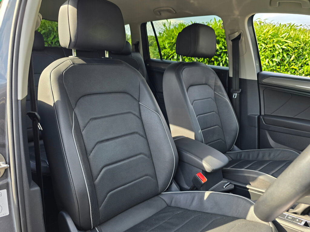 Volkswagen Tiguan Allspace 1.5 Tsi Life Suv Dsg Euro 6 Ss 150 Grey #4