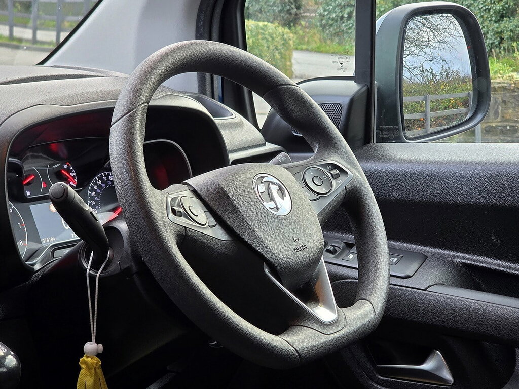 Vauxhall Combo Life 1.5 Turbo D Blueinjection Energy Mpv Ma Blue #5