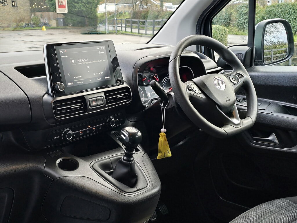 Vauxhall Combo Life 1.5 Turbo D Blueinjection Energy Mpv Ma Blue #2