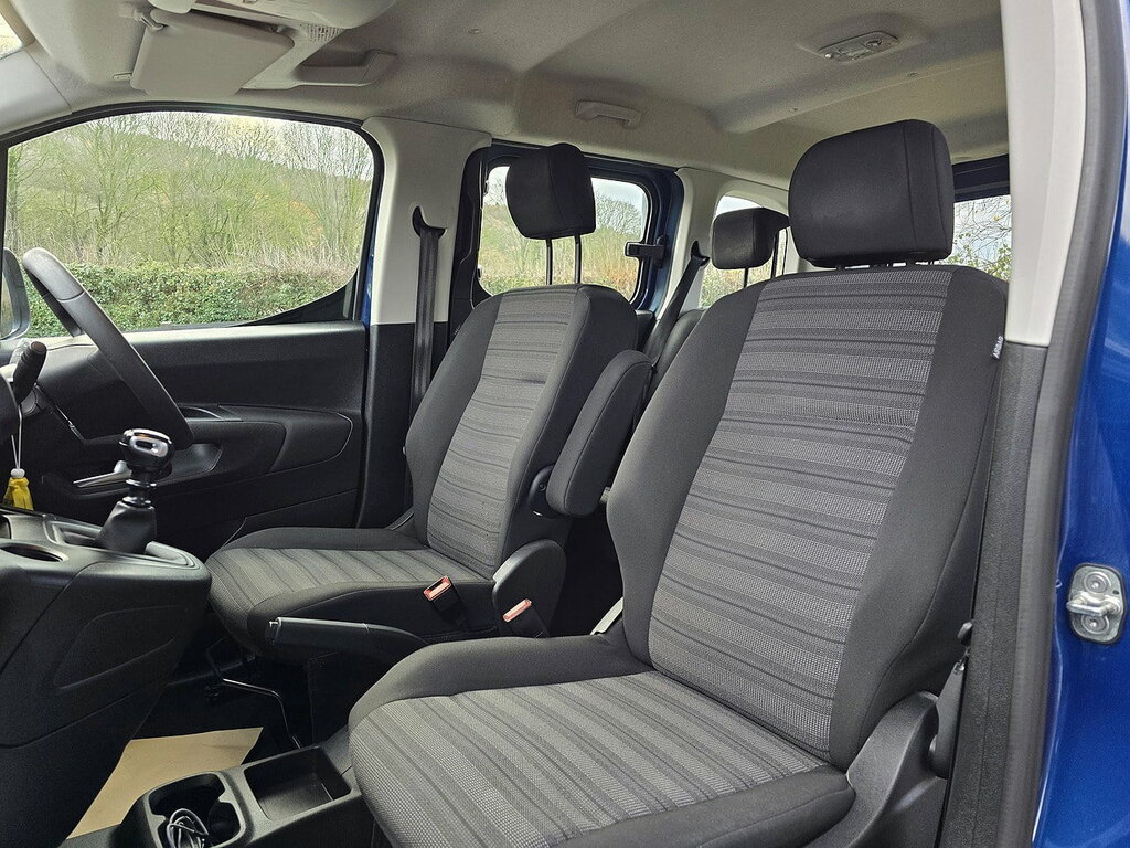 Vauxhall Combo Life 1.5 Turbo D Blueinjection Energy Mpv Ma Blue #3