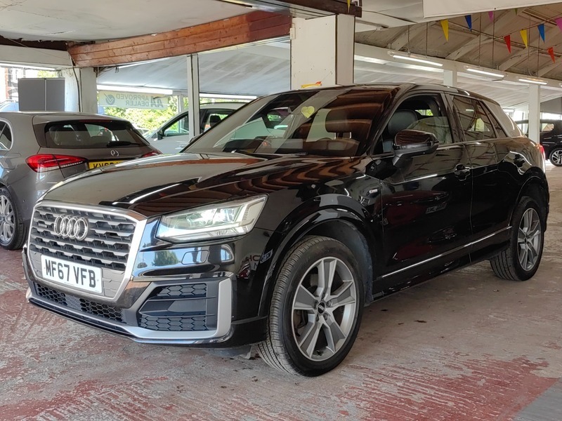 Audi Q2 2.0 Tdi S Line Black #3