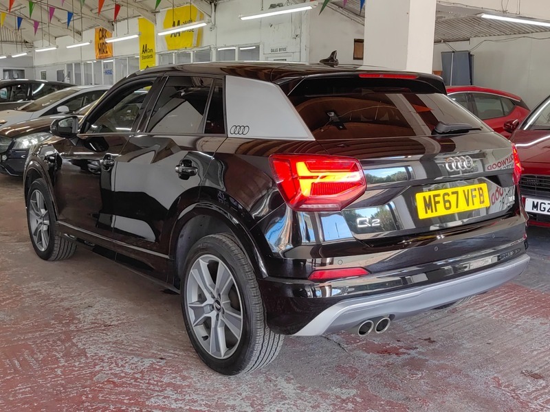 Audi Q2 2.0 Tdi S Line Black #4