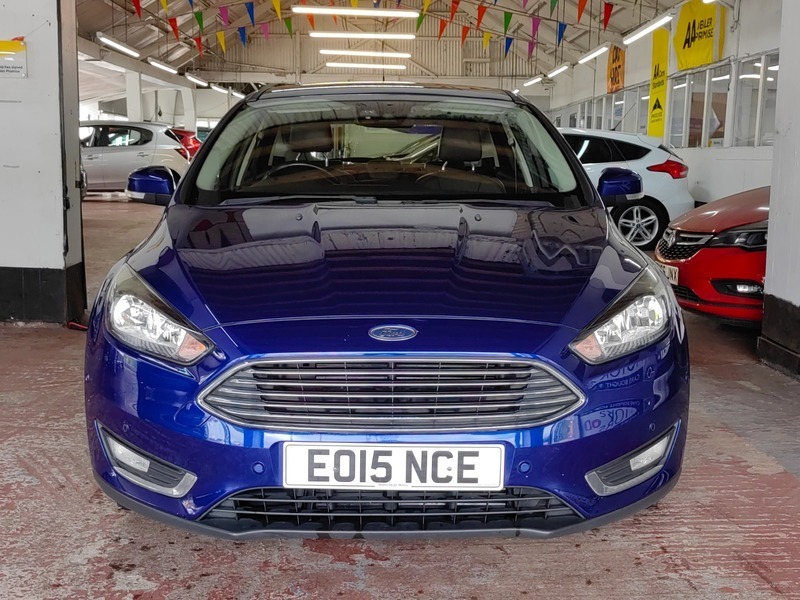Ford Focus 1.0T Ecoboost Titanium Hatchback Blue #2