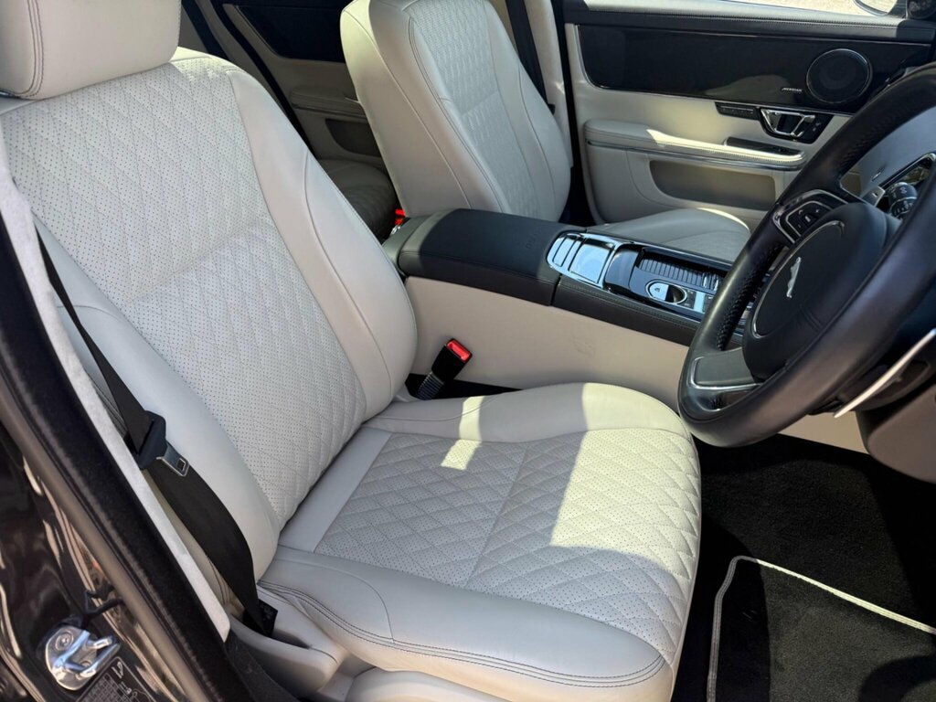 Jaguar XJ Xjl V6 D Black #17