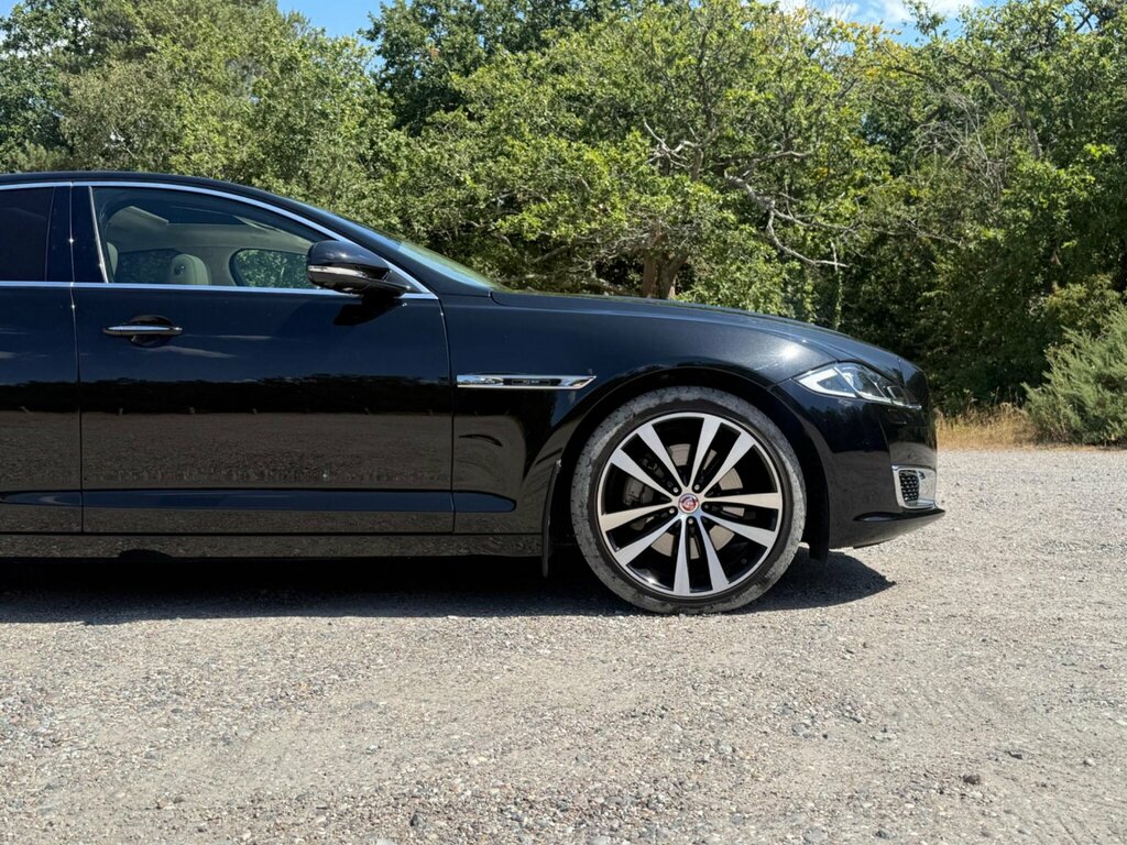 Jaguar XJ Xjl V6 D Black #15