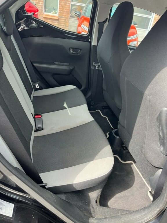 Toyota Aygo 1.0 Vvt-i X-clusiv Hatchback Black #6