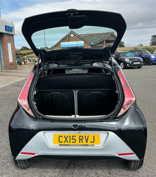 Toyota Aygo 1.0 Vvt-i X-clusiv Hatchback Black #5
