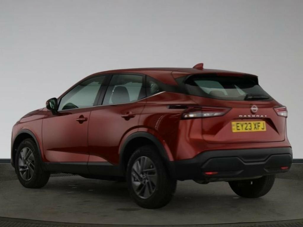Nissan Qashqai 1.3L Acenta Premium Red #3