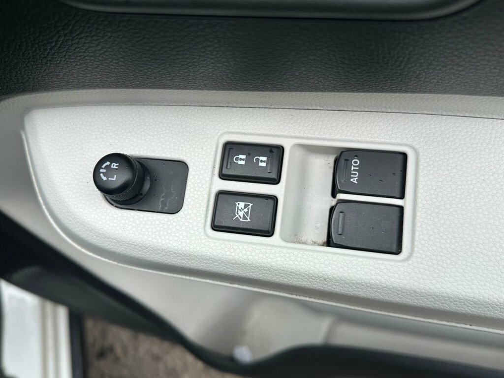 Suzuki Ignis 1.2L Sz-t White #6