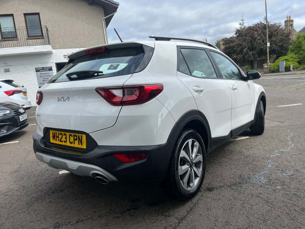 Kia Stonic 1L 2 White #6