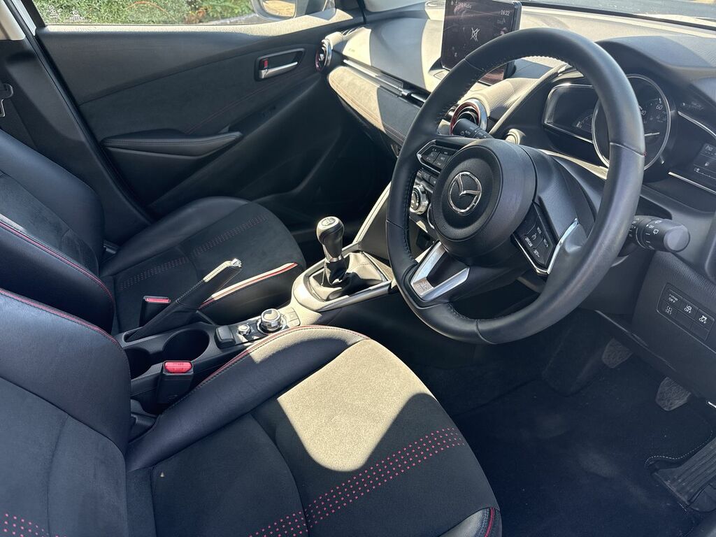 Mazda 2 1.5 E-skyactiv G Mhev Homura Aka Hatchback Pet #2