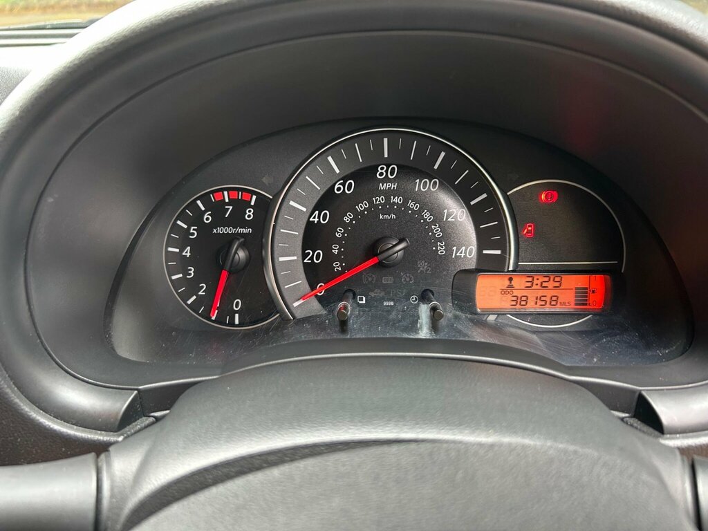 Nissan Micra Visia, 1 Former Keeper White #26