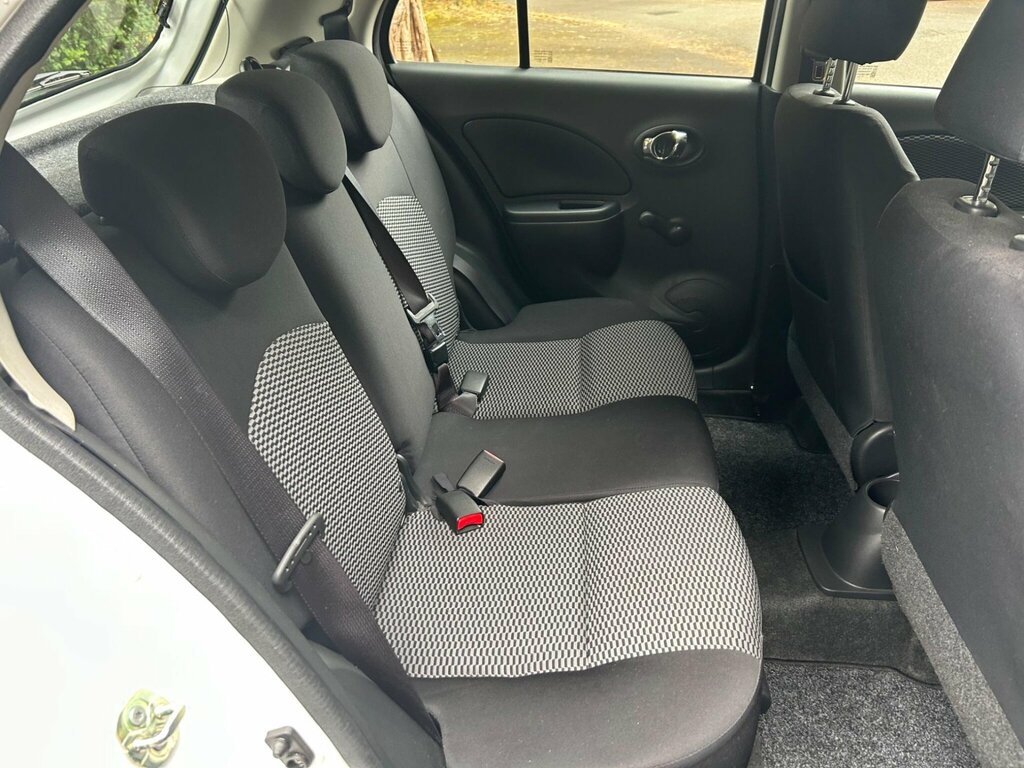 Nissan Micra Visia, 1 Former Keeper White #24