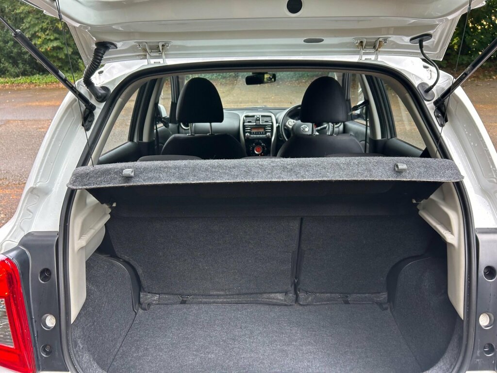 Nissan Micra Visia, 1 Former Keeper White #22