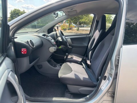 Toyota Aygo Black Black #28