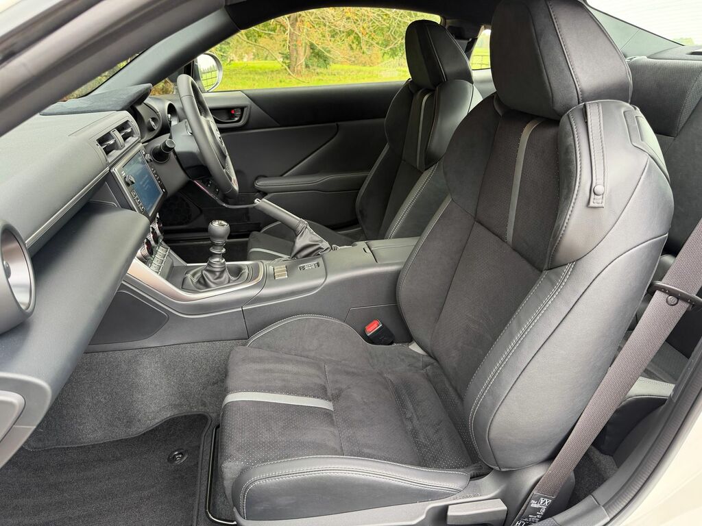 Toyota GR86 2.4 Boxer D-4s Coupe Euro 6 234 Silver #17