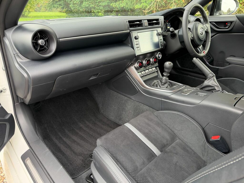 Toyota GR86 2.4 Boxer D-4s Coupe Euro 6 234 Silver #15