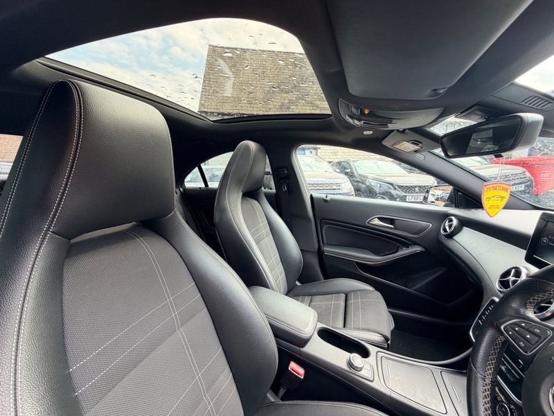 Mercedes-Benz CLA Class Cla 220 D Sport Black #4
