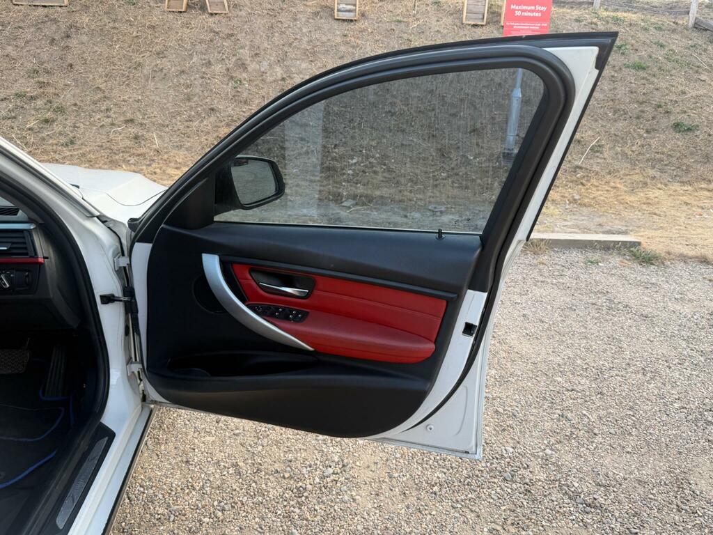 BMW 3 Series 2L M Sport White #32