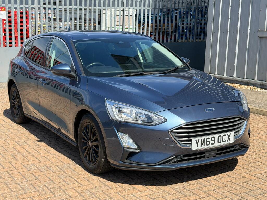 Ford Focus Titanium Blue