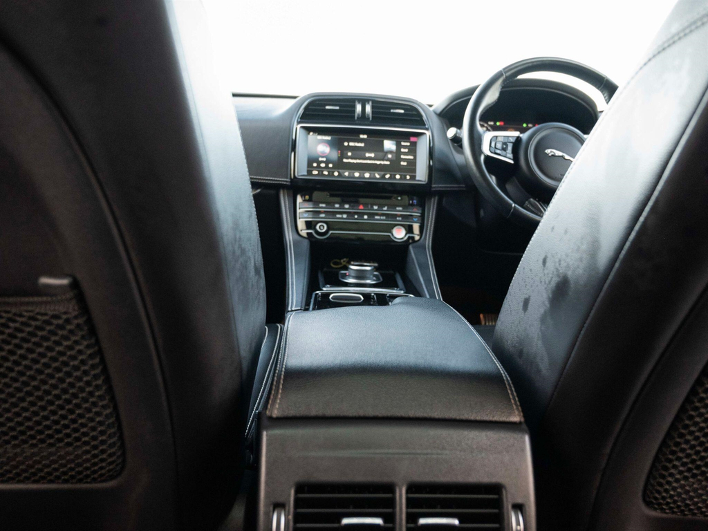 Jaguar F-Pace 3.0 V6 300Ps 300 Sport Awd White #54