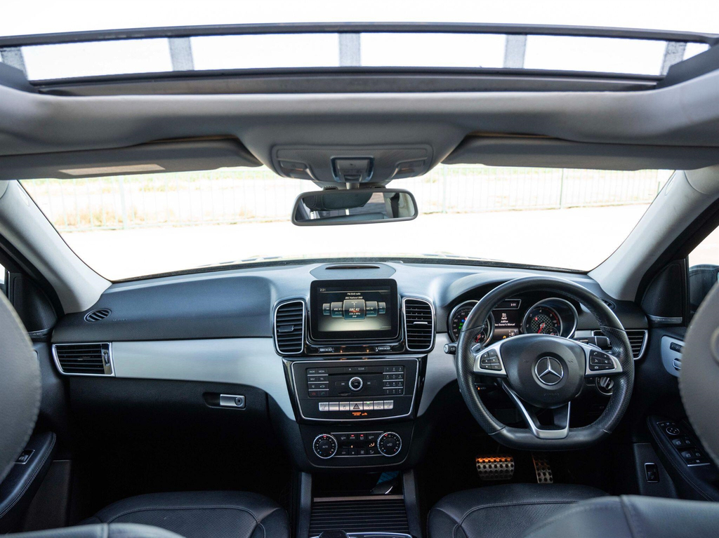 Mercedes-Benz GLE Class 2.1 D Amg Line Premium Plus G-tronic 4Matic Euro Black #2