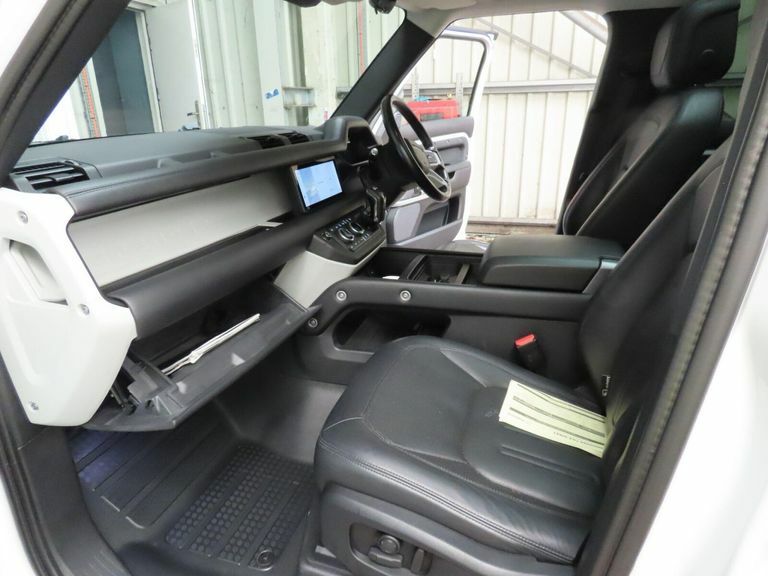 Land Rover Defender 110 Land Rover Estate 3.0 P400 X 110 7 Seat Grey #10