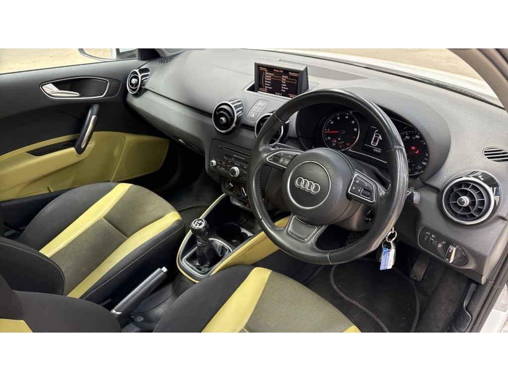 Audi A1 1.4 Tfsi S Line Sportback Euro 5 Ss White #2