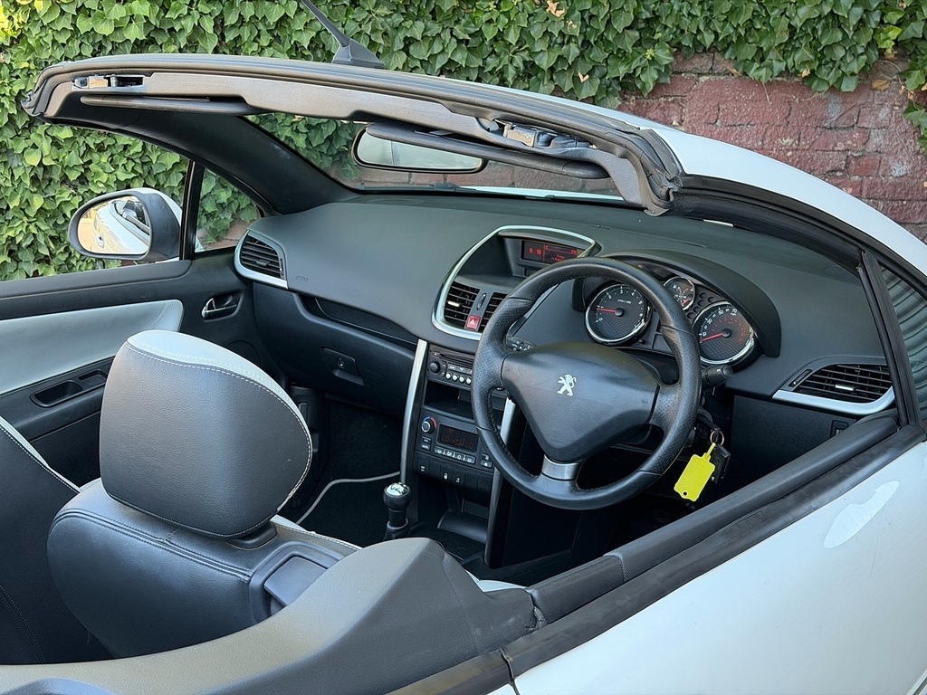 Peugeot 207 CC Cc 1.6 Hdi Roland Garros Euro 5 White #30
