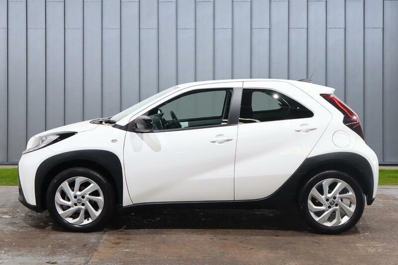 Toyota Aygo X 1.0 Vvt-i Pure Euro 6 Ss White #6