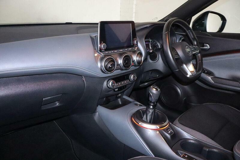 Nissan Juke 1.0 Dig-t N-connecta Euro 6 Ss Silver #2