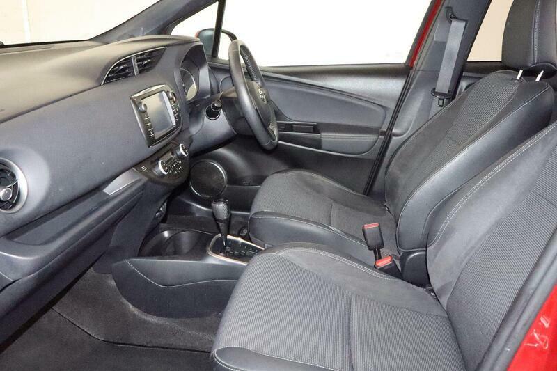Toyota Yaris 1.5 Vvt-i Icon White #2