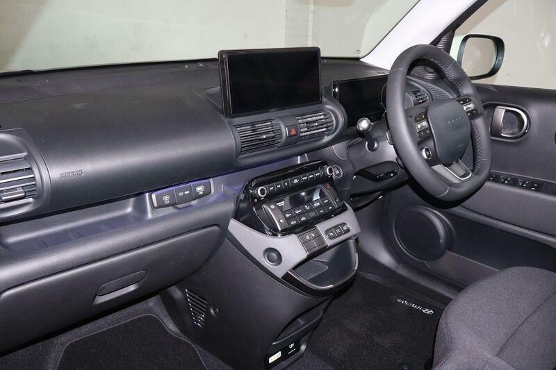 Hyundai Inster Long Range 49Kwh 02 Yellow #2
