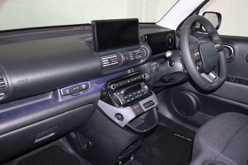 Hyundai Inster Long Range 49Kwh 02 Beige #2