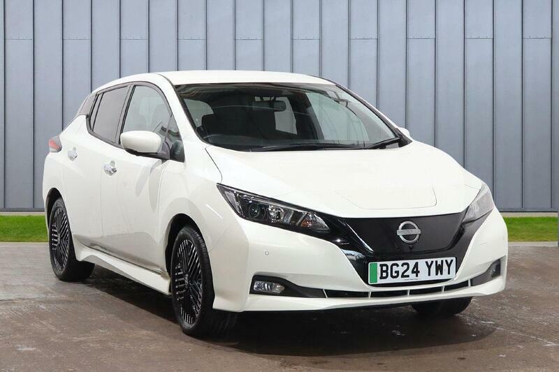 Nissan Leaf 39Kwh N-connecta White