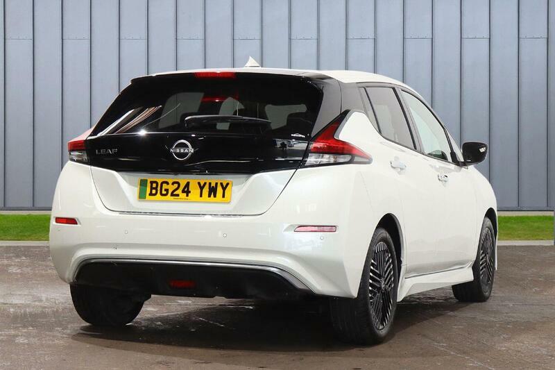 Nissan Leaf Nissan Leaf 39Kwh Tekna Hatchback Aut White #9