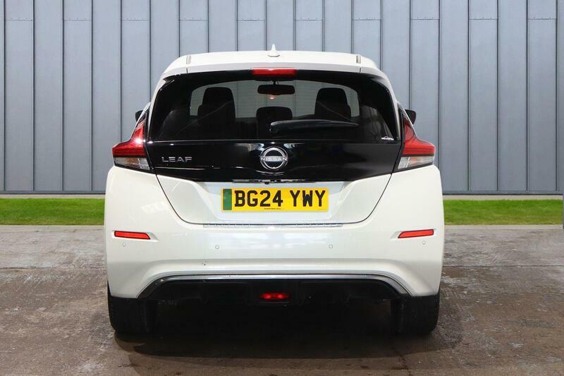 Nissan Leaf Nissan Leaf 39Kwh Tekna Hatchback Aut White #7