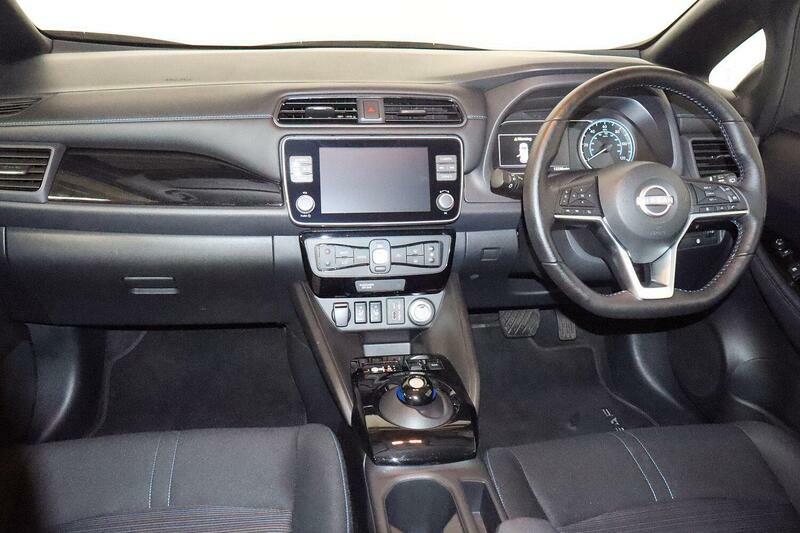 Nissan Leaf Nissan Leaf 39Kwh Tekna Hatchback Aut White #10