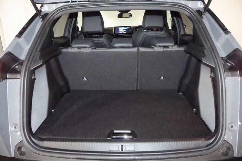 Peugeot 2008 1.2 Puretech 130 Allure Eat8 Black #16
