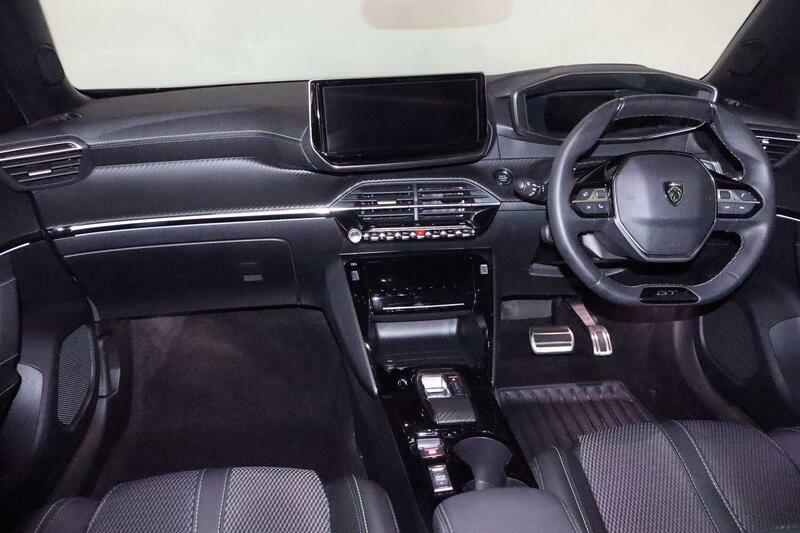 Peugeot 2008 1.2 Puretech 130 Allure Eat8 Black #10