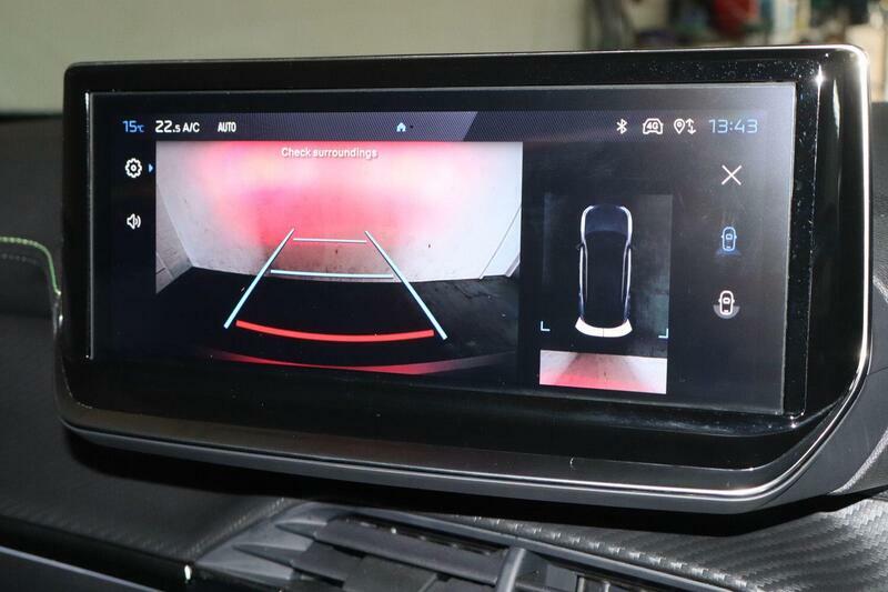 Peugeot 2008 1.2 Puretech 130 Allure Eat8 Black #12